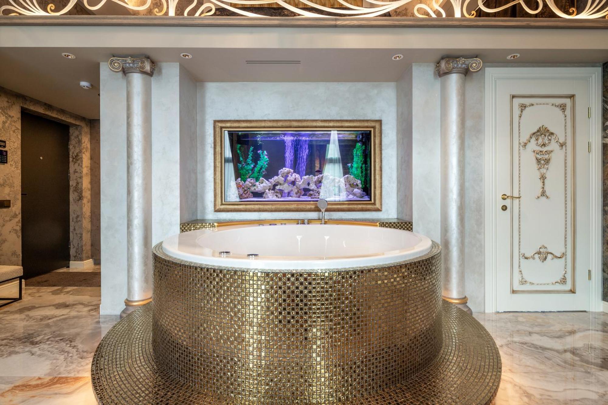 Jacuzzi Exotica Apartment Klaipeda Exterior photo